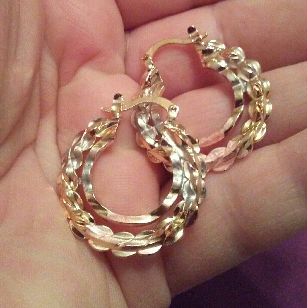 14kt gold filled diamond cut hoop earrings